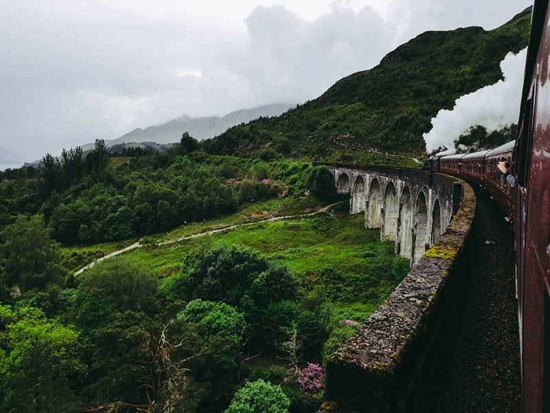 JAcobite train, Hogwart Express, Szkocja, Fort William, Mallaig, Glenfinnan, Harry Potter, wiadukt Szkocja