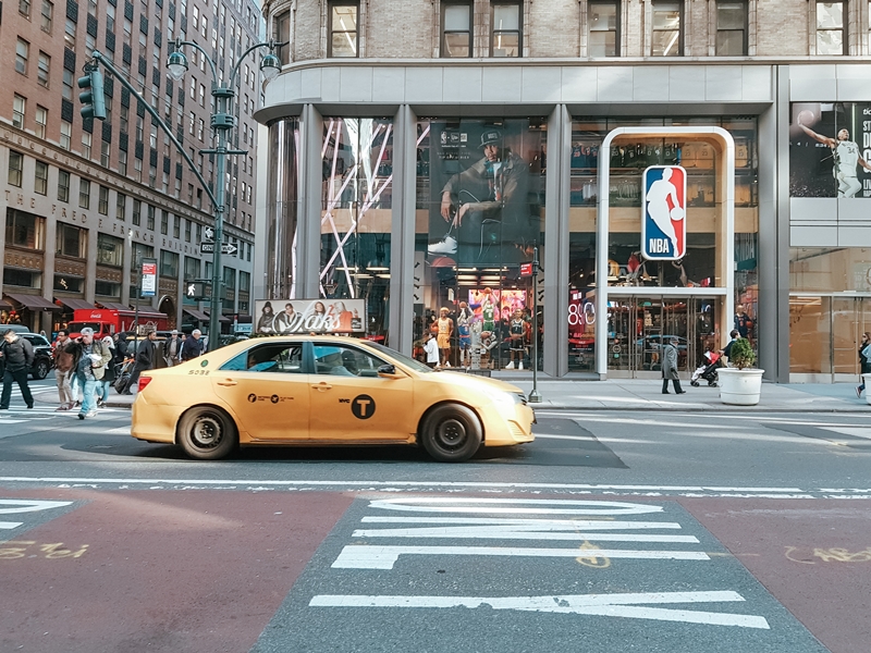 żółta taksówka, Nowy Jork, podróż do Nowego Jorku, Nowy Jork budżetowo, zakreecona